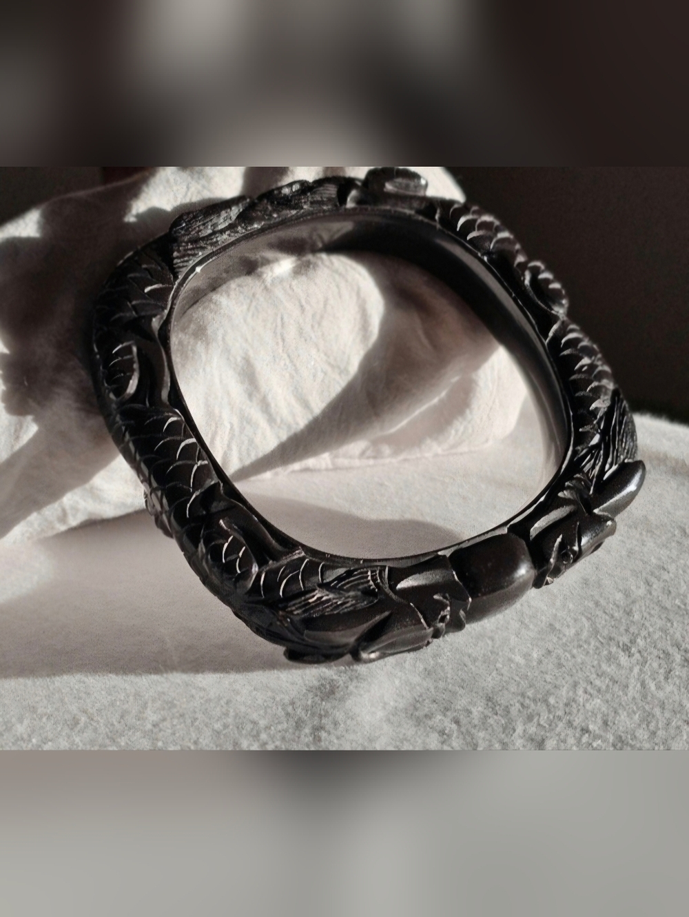 Vintage carved serpentine bangle bracelet